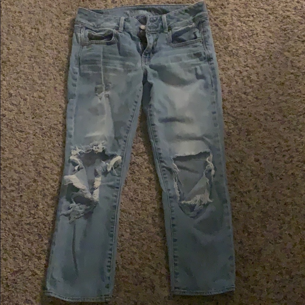 AMERICAN EAGLE CROP JEANS